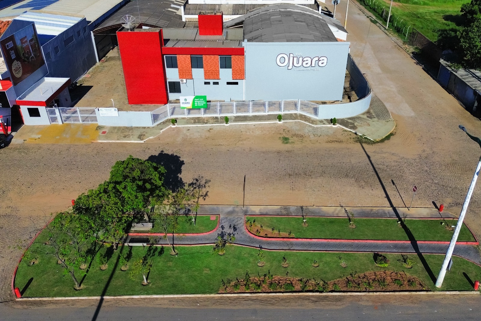 Vista aérea da fábrica do Café Ojuara em Brejo Santo, Ceará